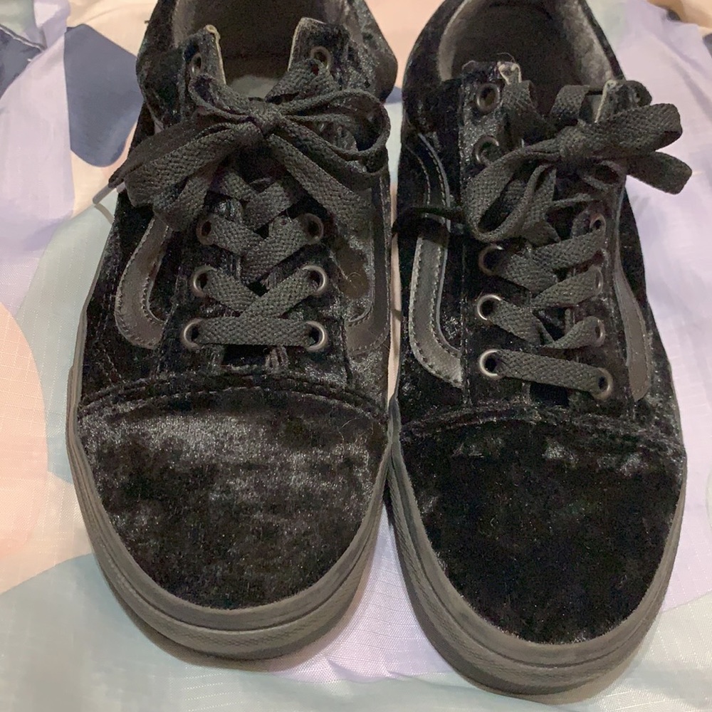 Vans Velvet Suede Material Sneakers. Size 7.5 - Picture 3 of 5